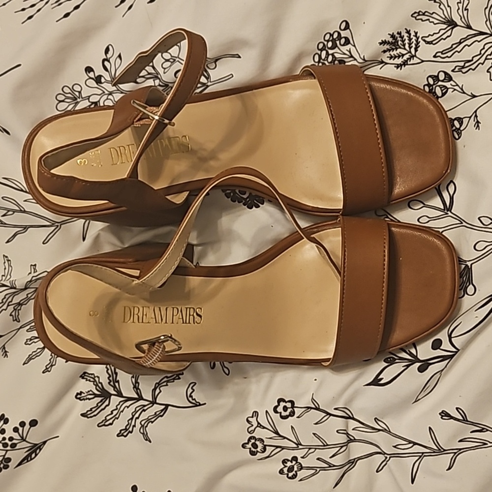 Tan platform heels - Picture 2 of 4